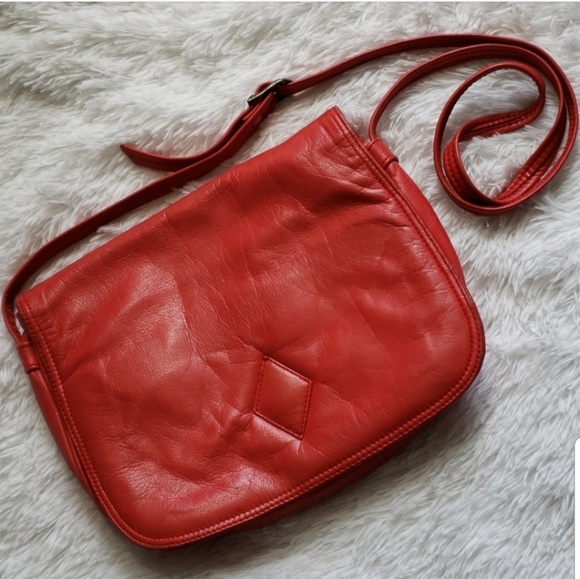 Vintage Handbags - Red Leather Vintage Diamond Embossed Purse